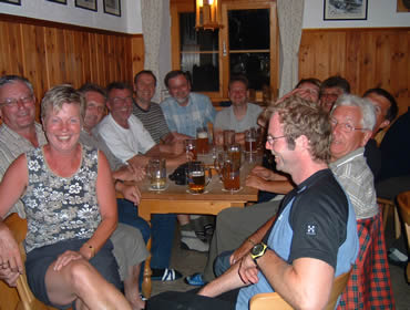 Gemuetliche Runde in der Mindelheimer Huette