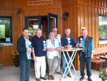 Bei der Pokaluebergabe